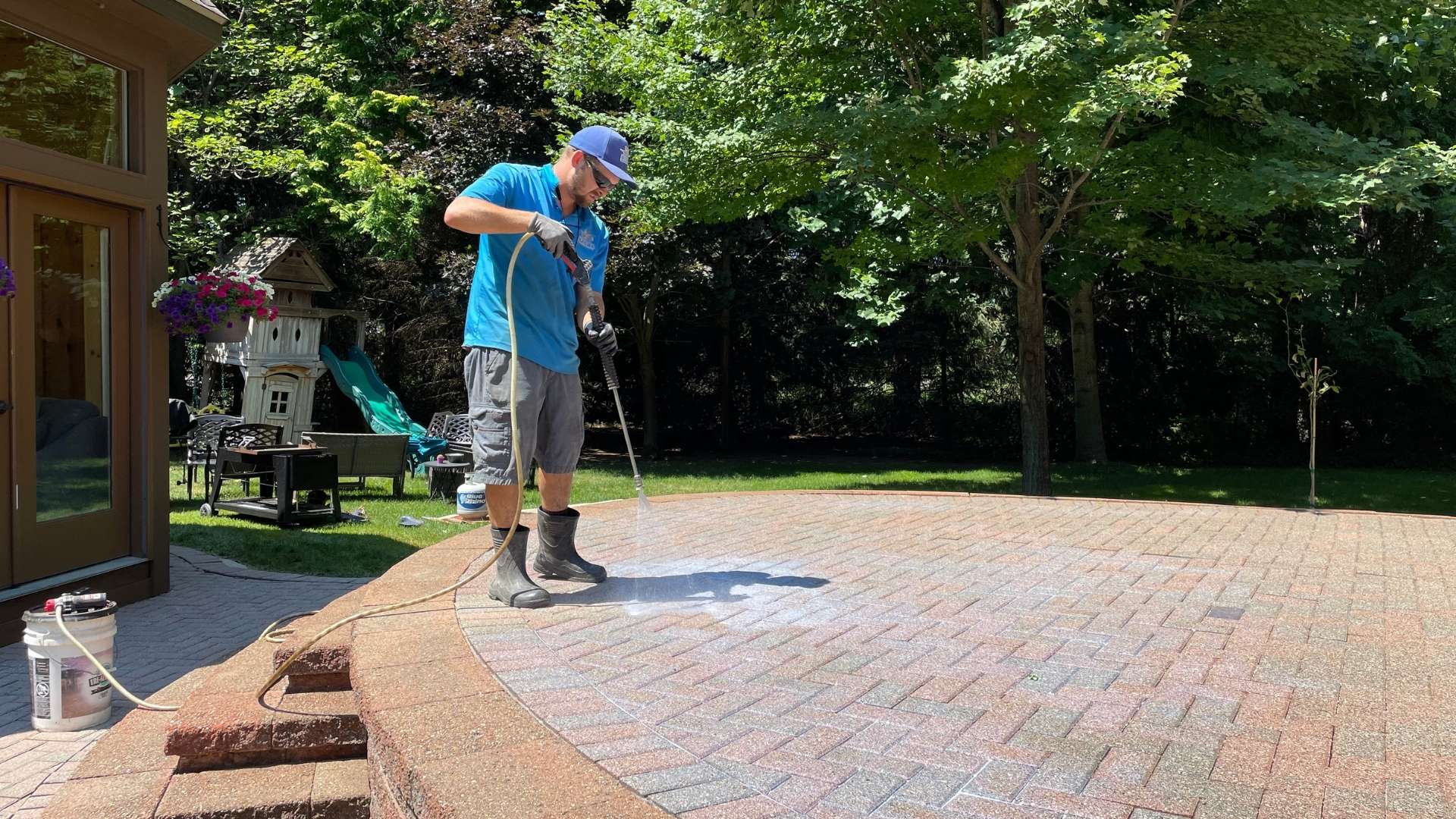 Professional cleaning pavers